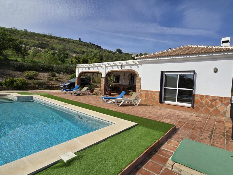 3 спальная комната вилла продается