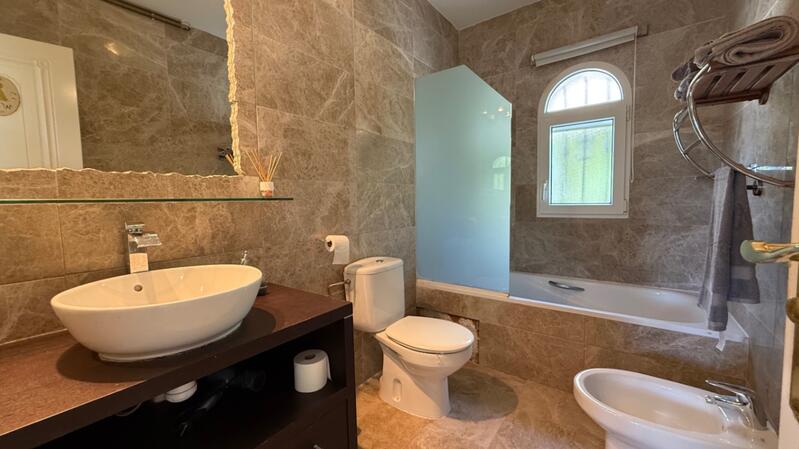 4 soverom Villa til salgs 4 soverom Villa til salgs