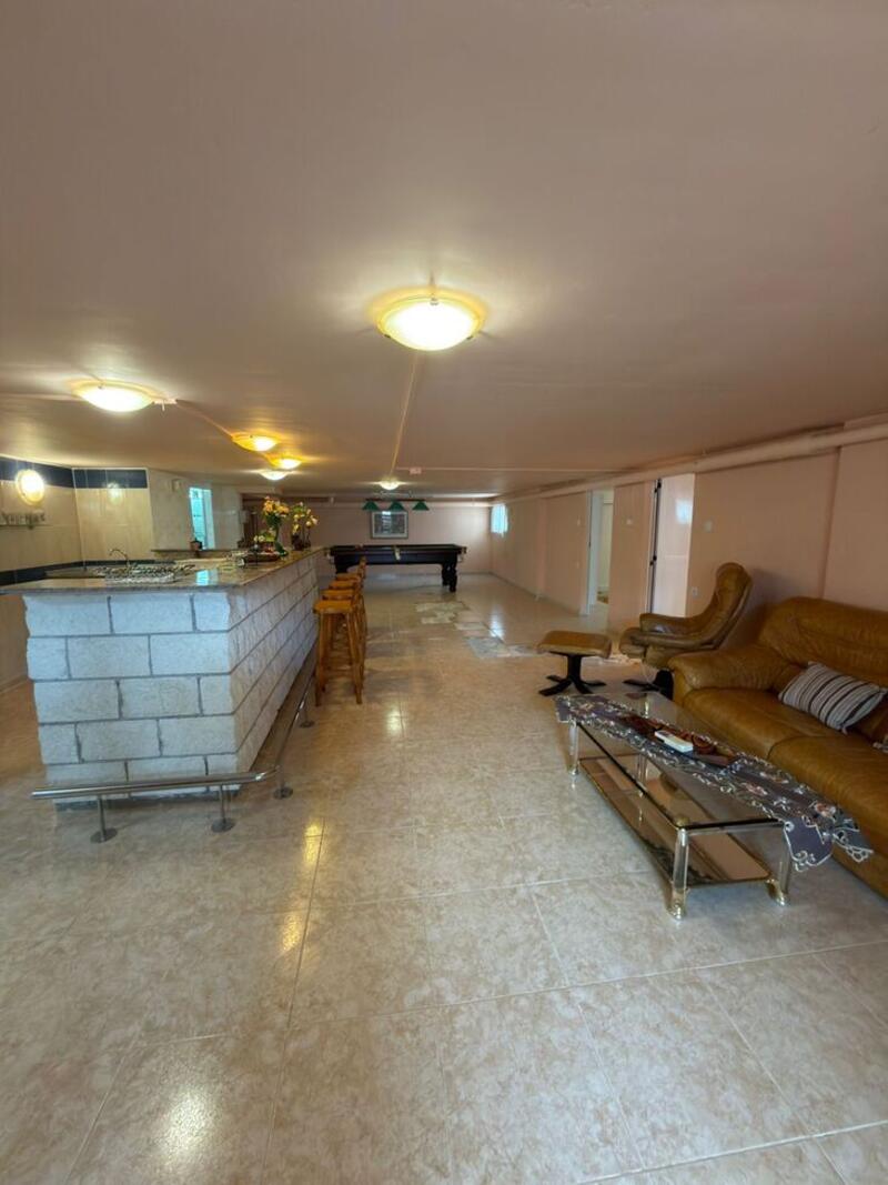 5 bedroom Villa for sale