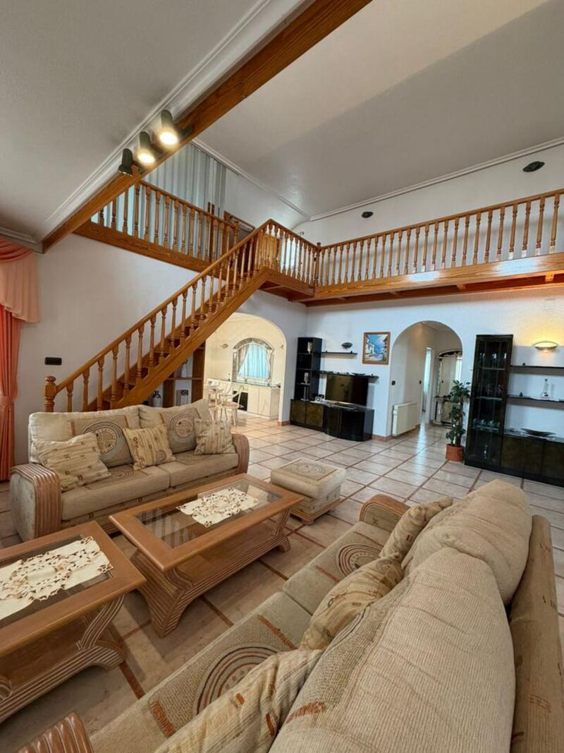 5 bedroom Villa for sale