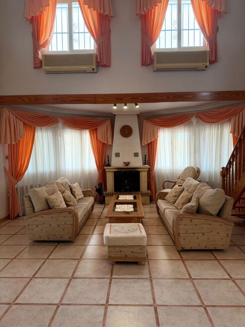 5 bedroom Villa for sale