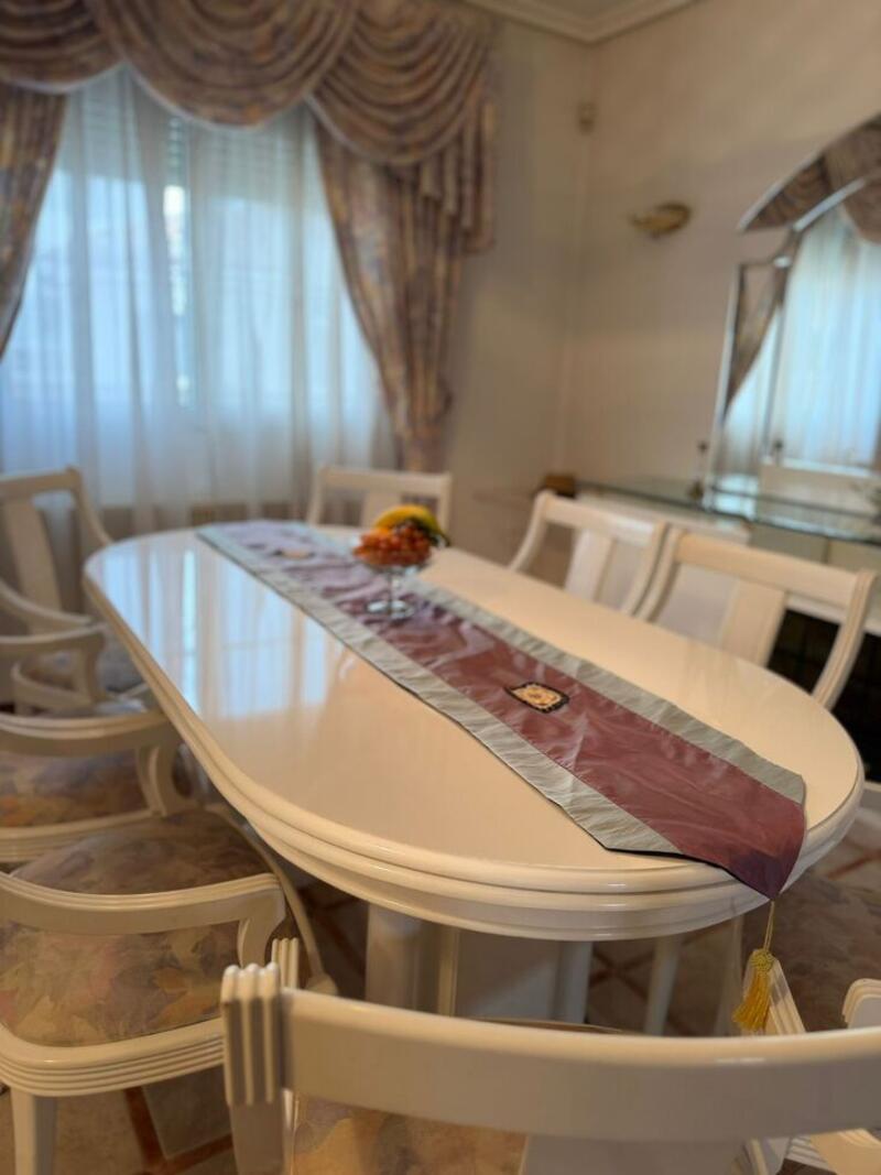 5 bedroom Villa for sale