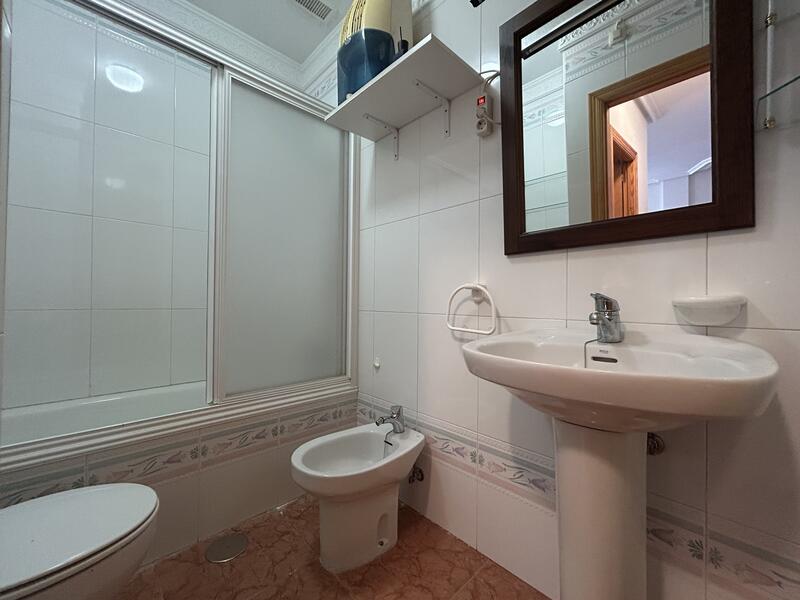 4 bedroom Townhouse for sale