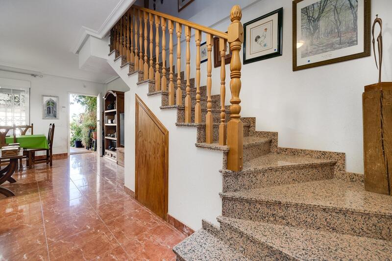 4 Cuarto Villa en venta