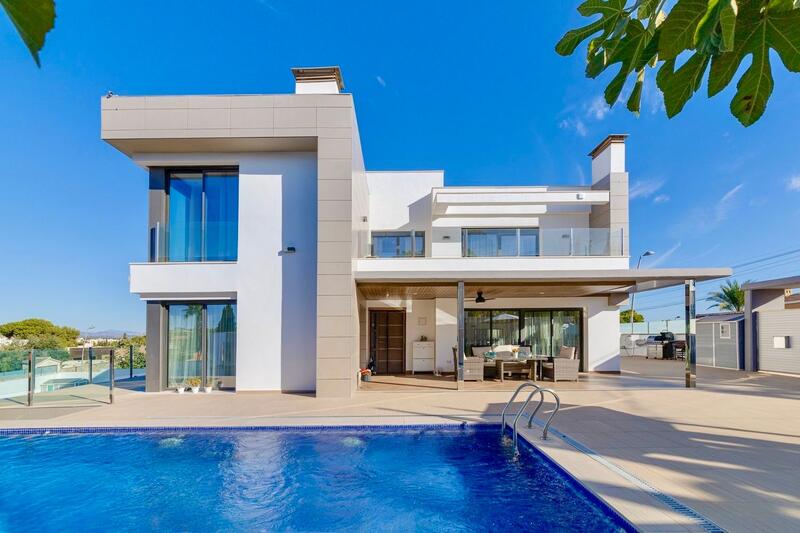 Villa à vendre dans Torrevieja, Alicante