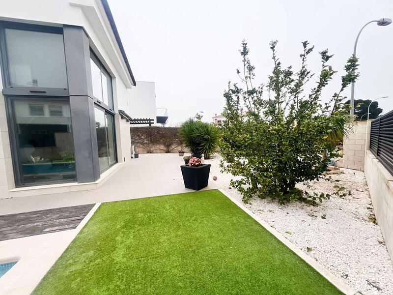 2 Schlafzimmer Villa zu verkaufen 2 Schlafzimmer Villa zu verkaufen