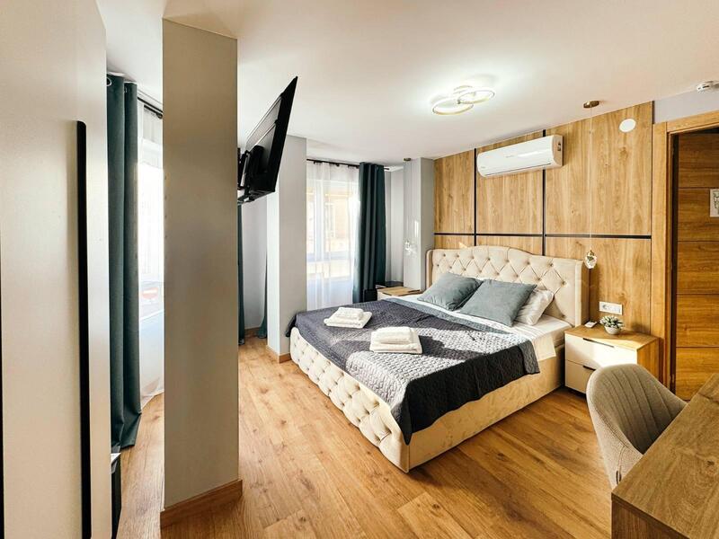 12 chambre Local Commercial à vendre