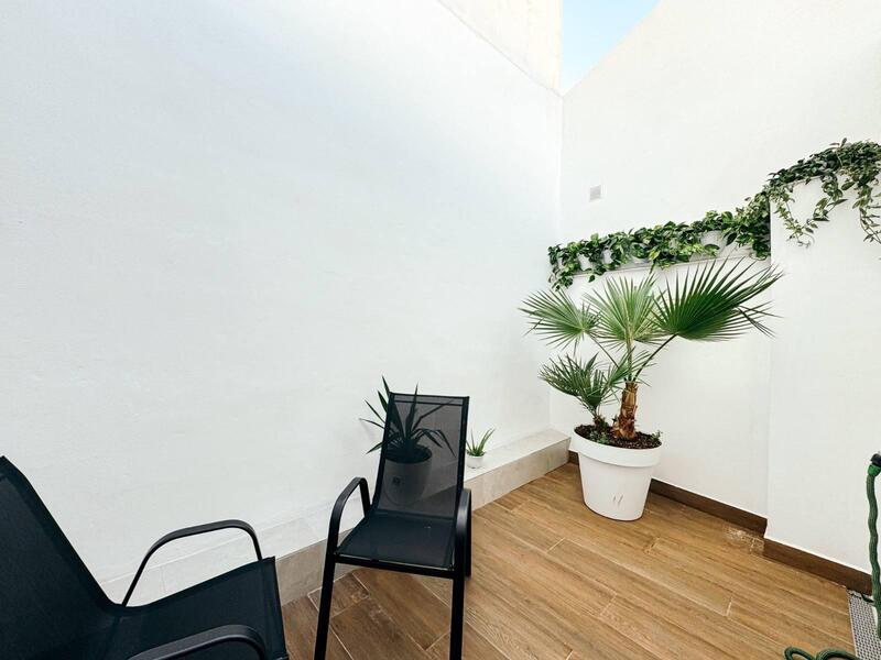 12 chambre Local Commercial à vendre