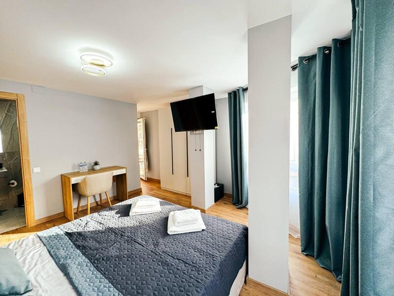 12 chambre Local Commercial à vendre