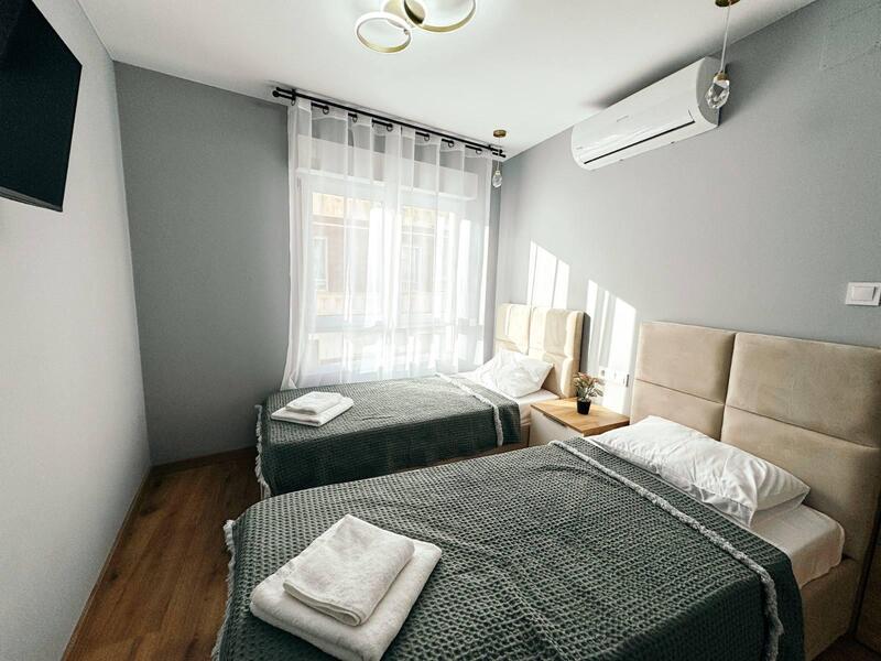 12 chambre Local Commercial à vendre