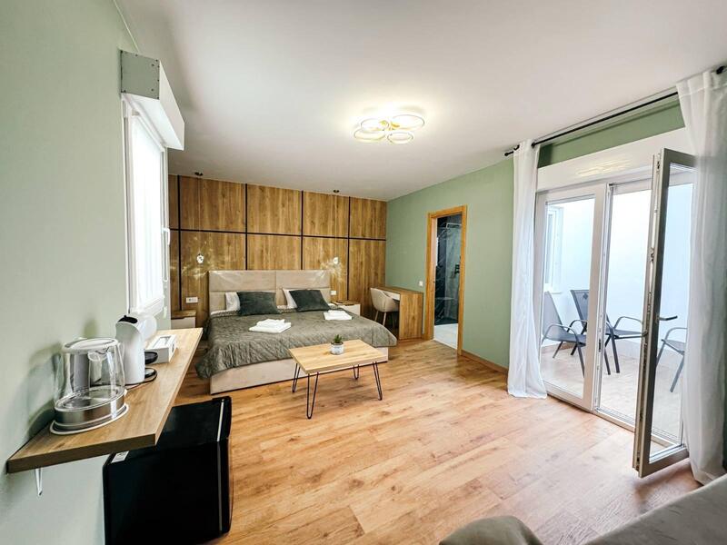 12 chambre Local Commercial à vendre