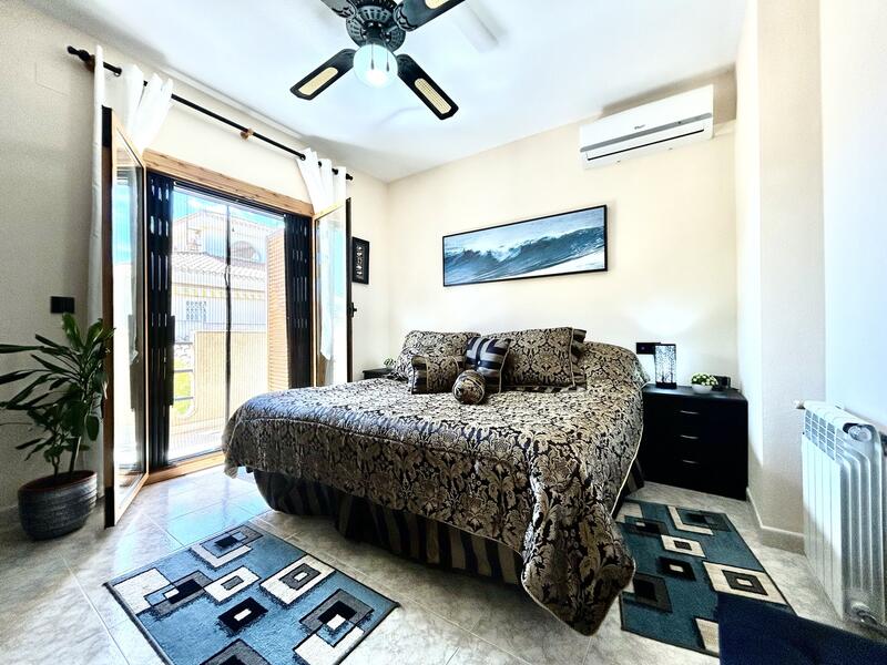 2 bedroom Townhouse for sale