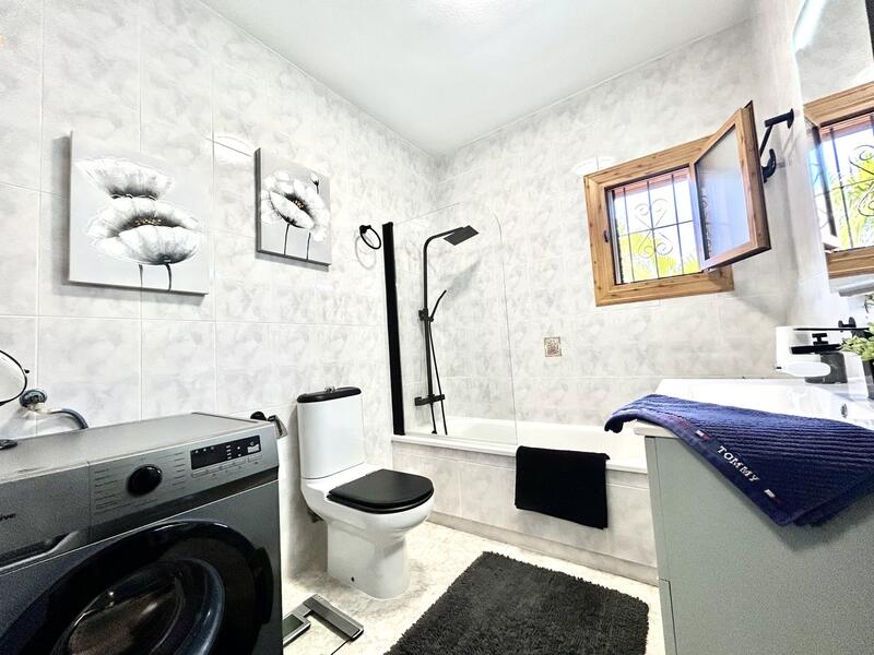 2 bedroom Townhouse for sale