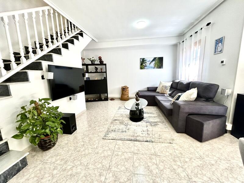 2 bedroom Townhouse for sale