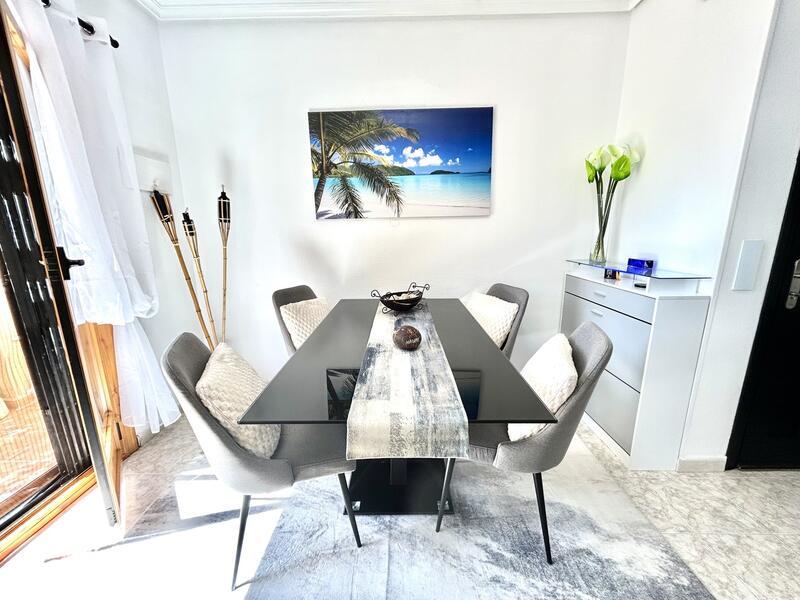 2 bedroom Townhouse for sale