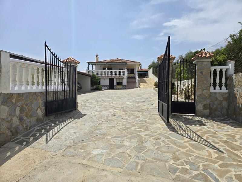 4 bedroom Villa for sale