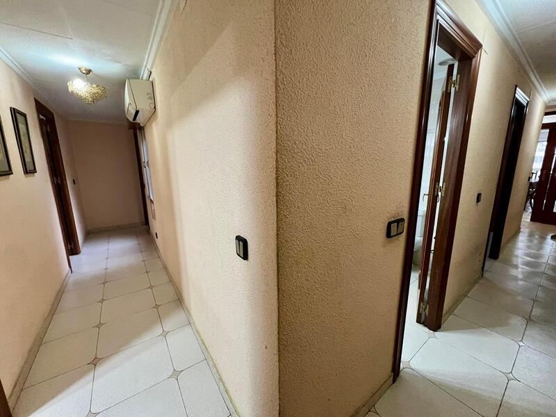 4 soverom Leilighet til salgs 4 soverom Leilighet til salgs