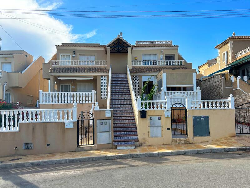 Villa for sale in San Miguel de Salinas, Alicante