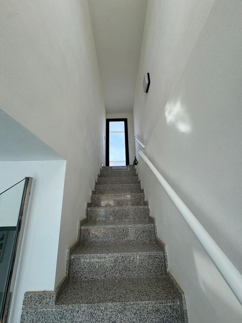 3 slaapkamer Gezinswoning Te koop