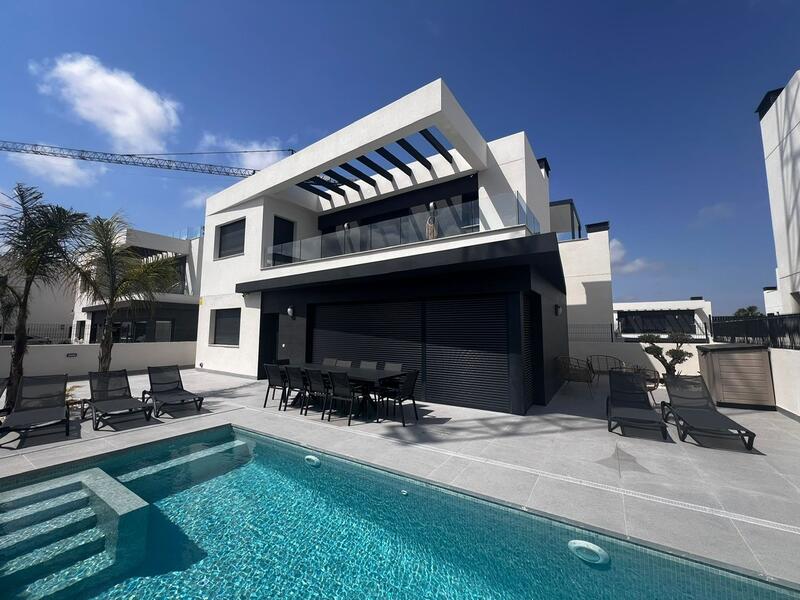 Villa for sale in Algorfa, Alicante