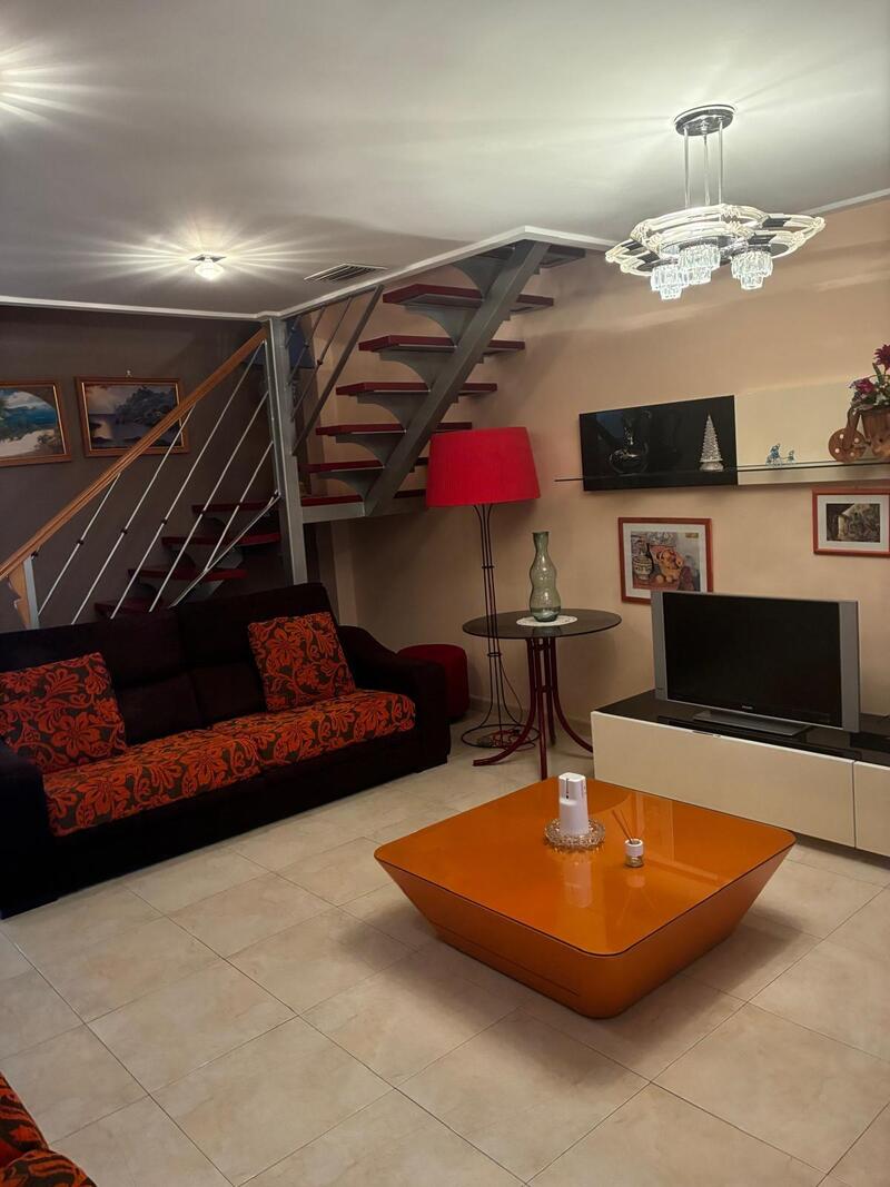 3 slaapkamer Gezinswoning Te koop