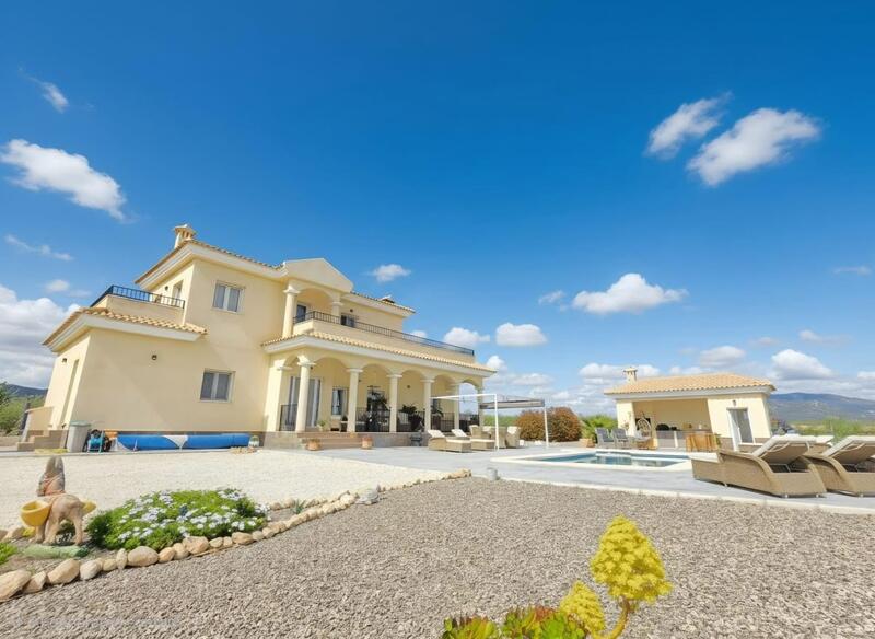 4 slaapkamer Villa Te koop