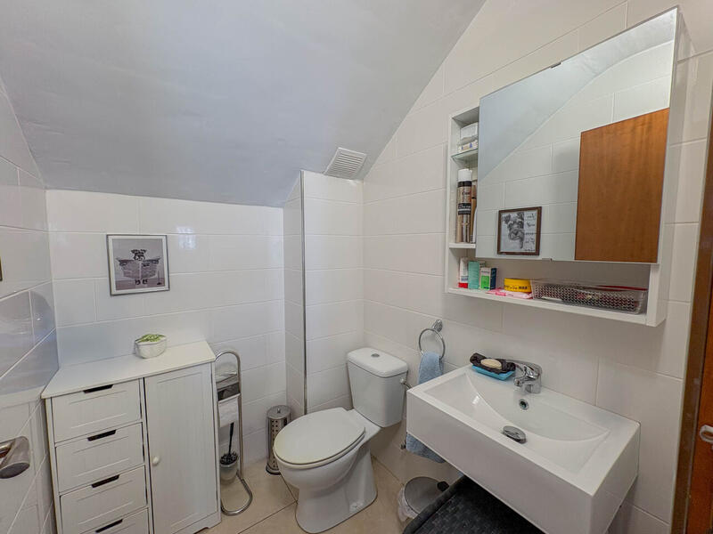 3 slaapkamer Gezinswoning Te koop