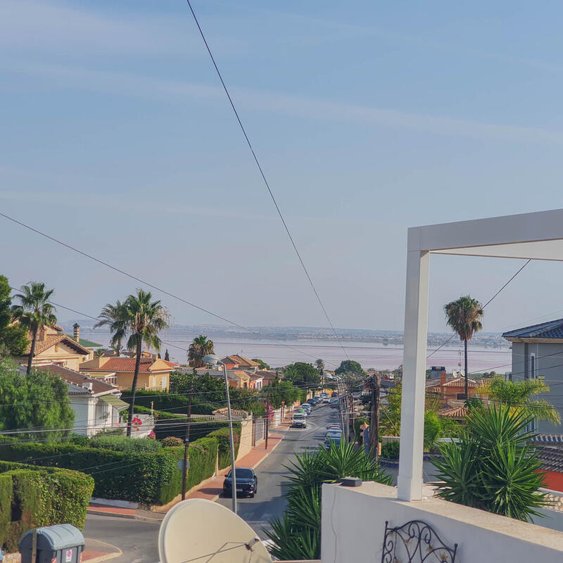 3 slaapkamer Gezinswoning Te koop