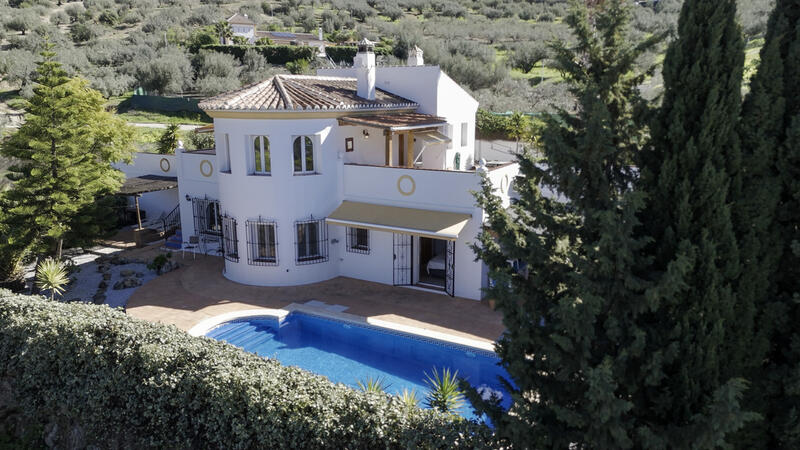 3 спальная комната вилла продается