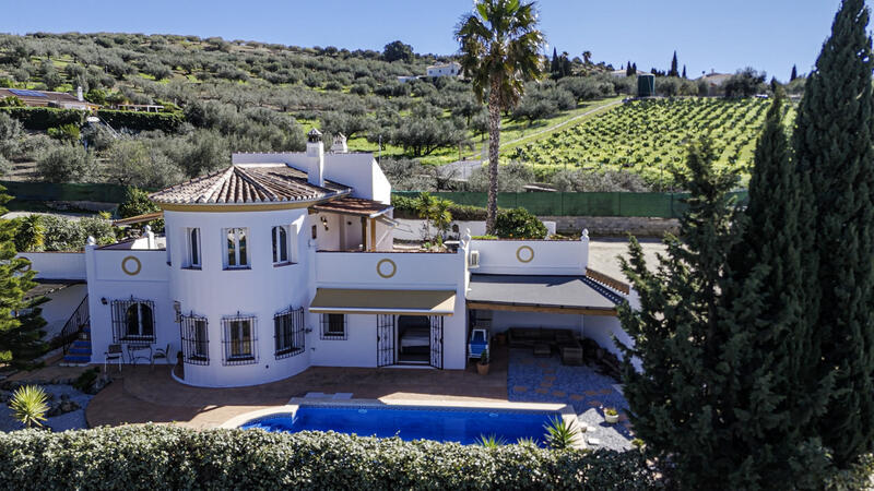 3 спальная комната вилла продается