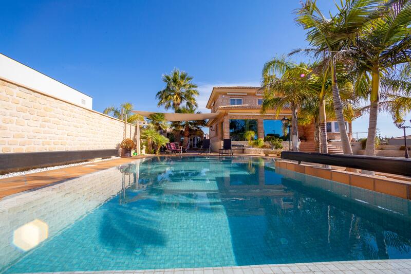 4 bedroom Villa for sale 4 bedroom Villa for sale