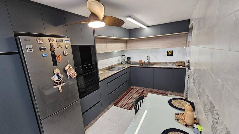 4 bedroom Townhouse for sale