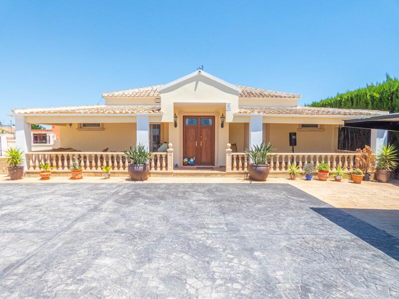 Villa à vendre dans Heredades, Alicante