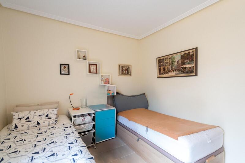 2 bedroom Townhouse for sale