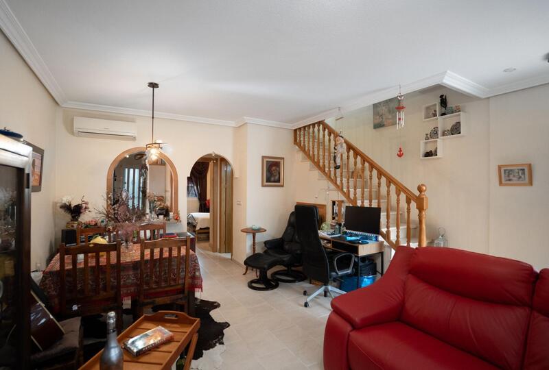 2 bedroom Townhouse for sale