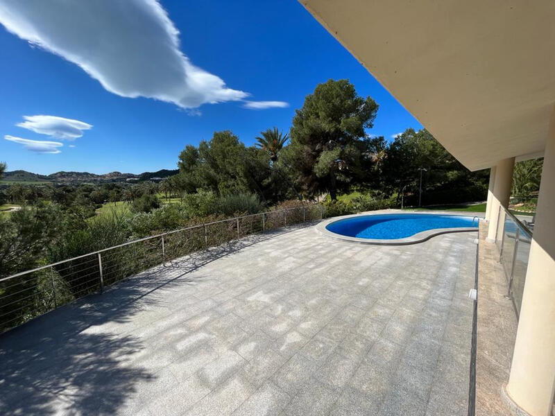 6 sovrum Villa till salu