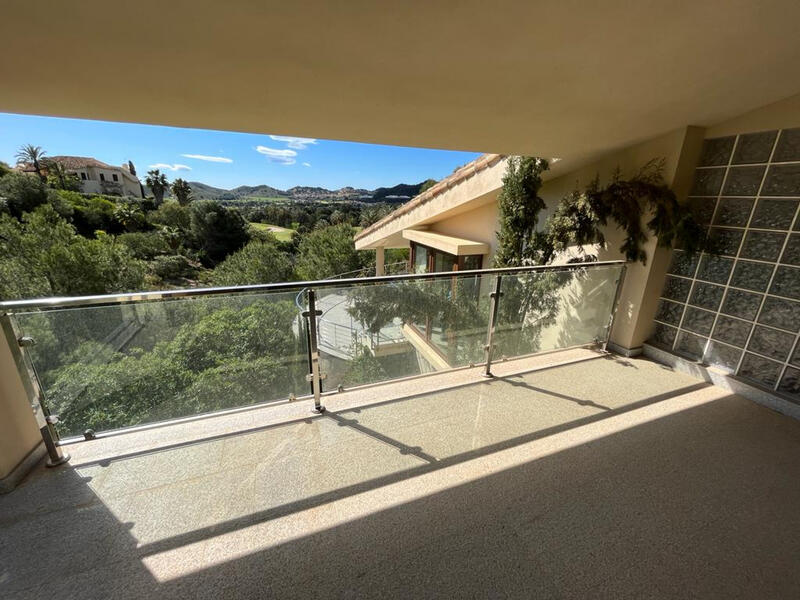 6 sovrum Villa till salu