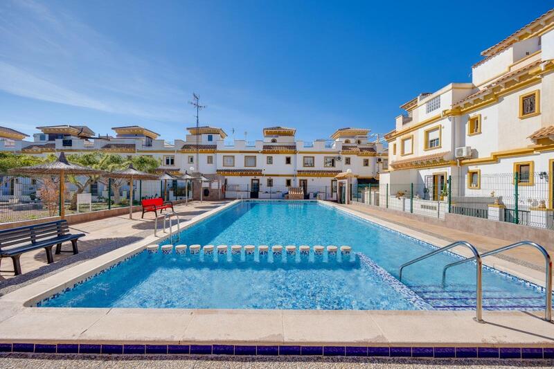 Townhouse for sale in Torrevieja, Alicante