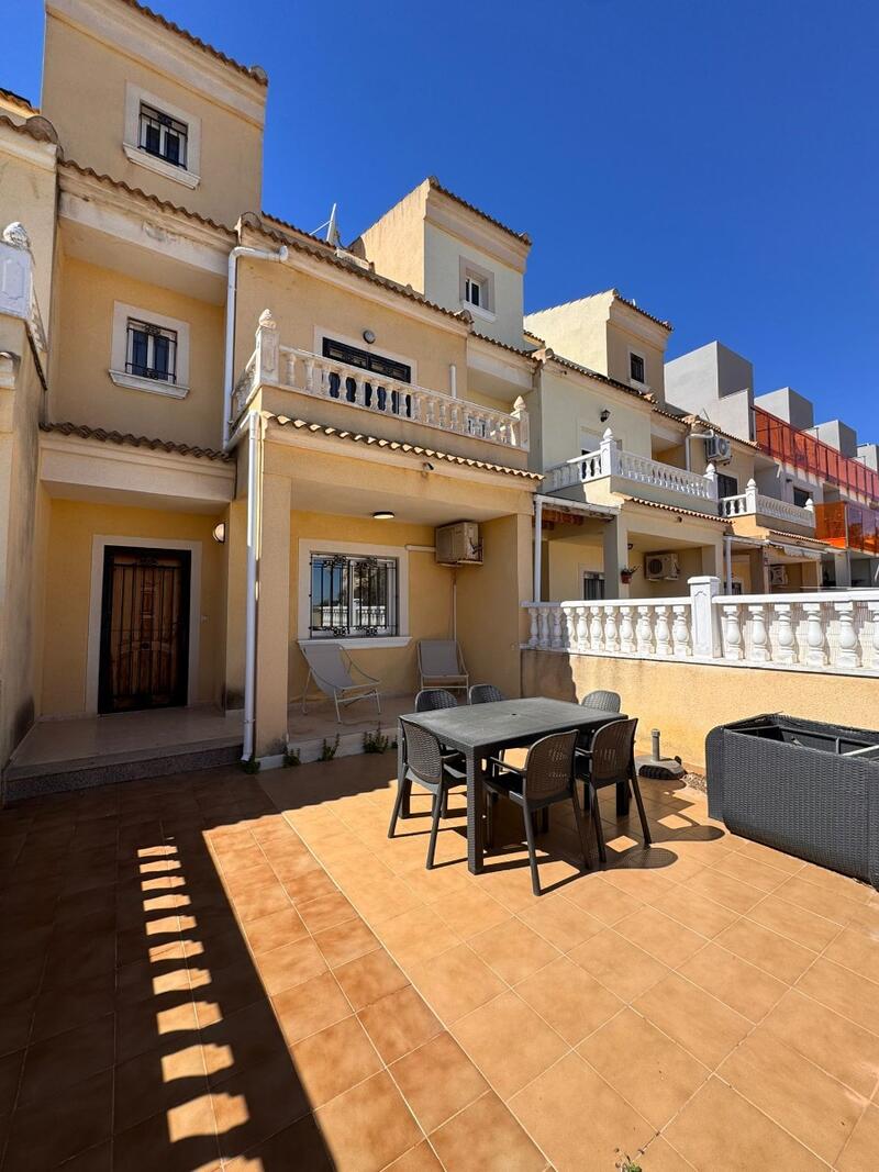 Stadthaus zu verkaufen in Campoamor, Alicante