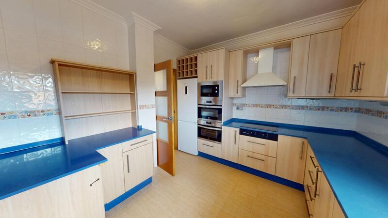 4 Schlafzimmer Landhaus zu verkaufen