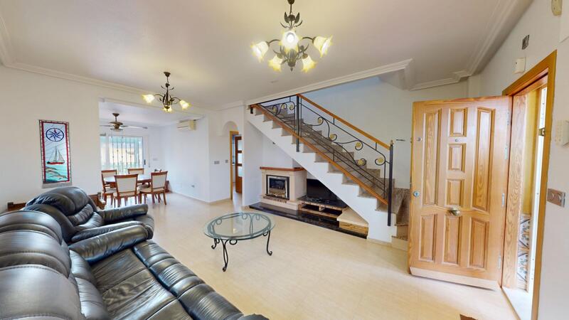 4 Schlafzimmer Landhaus zu verkaufen