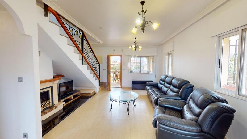 4 Schlafzimmer Landhaus zu verkaufen