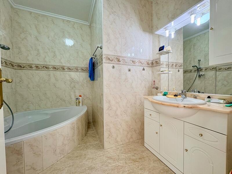 2 Schlafzimmer Stadthaus zu verkaufen