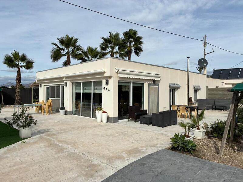 Villa zu verkaufen in Crevillent, Alicante