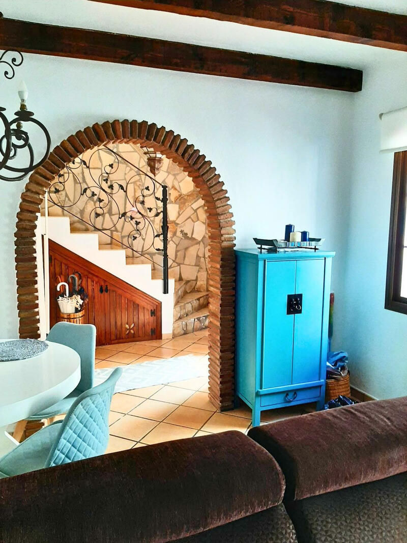 2 slaapkamer Gezinswoning Te koop