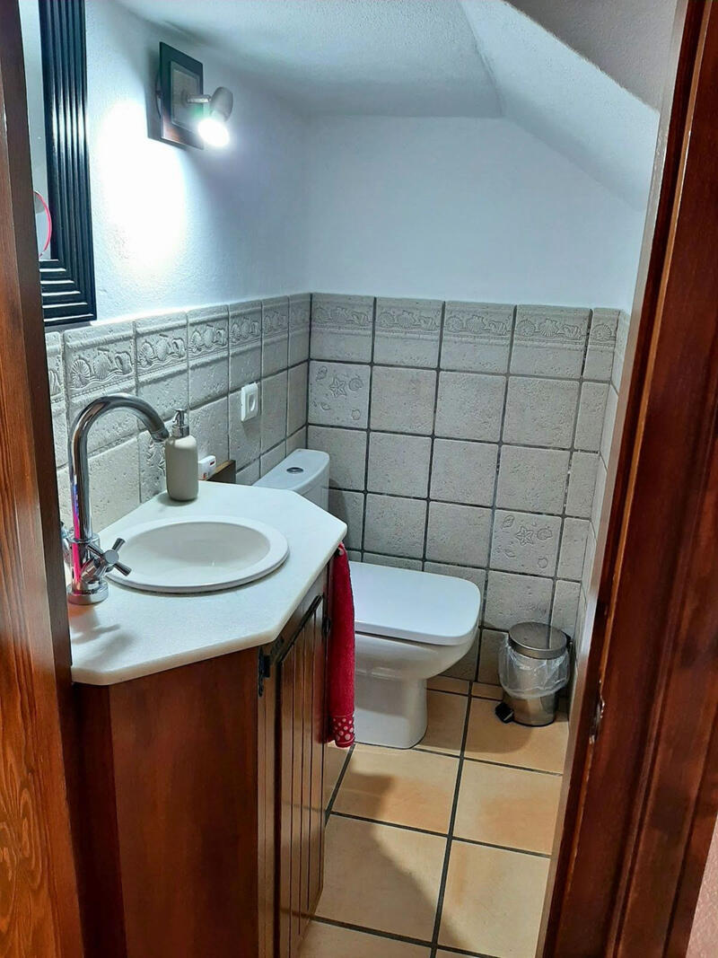 2 slaapkamer Gezinswoning Te koop