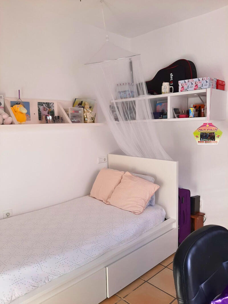 2 slaapkamer Gezinswoning Te koop