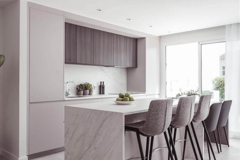 3 спальная комната городская тюрьма продается