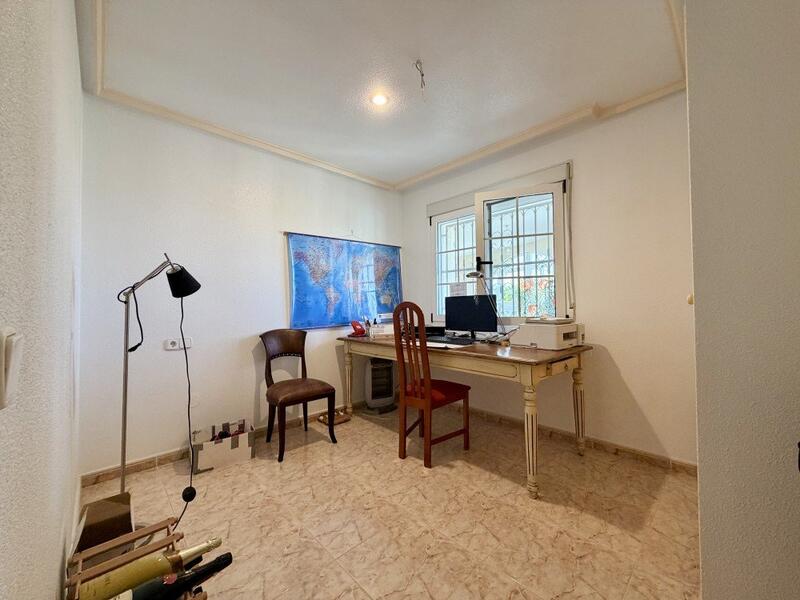 5 спальная комната вилла продается