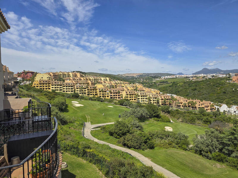 3 спальная комната квартира продается